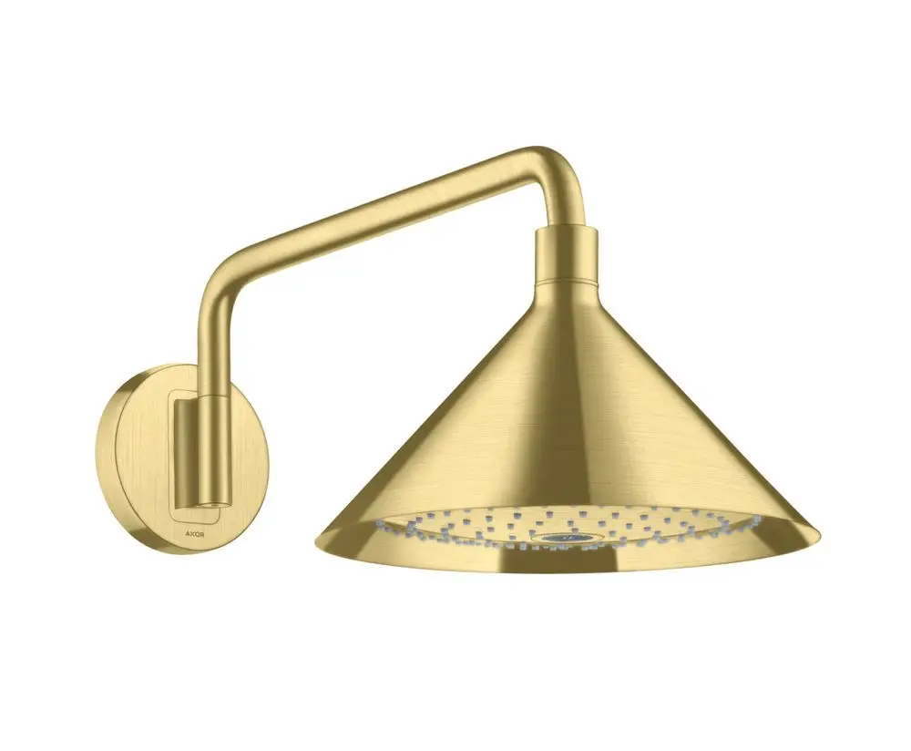 Wandmontierte Kopfbrause mit konischem Design in gebürstetem Messing, verbunden mit einem schlanken Brausearm. Hersteller: AXOR.